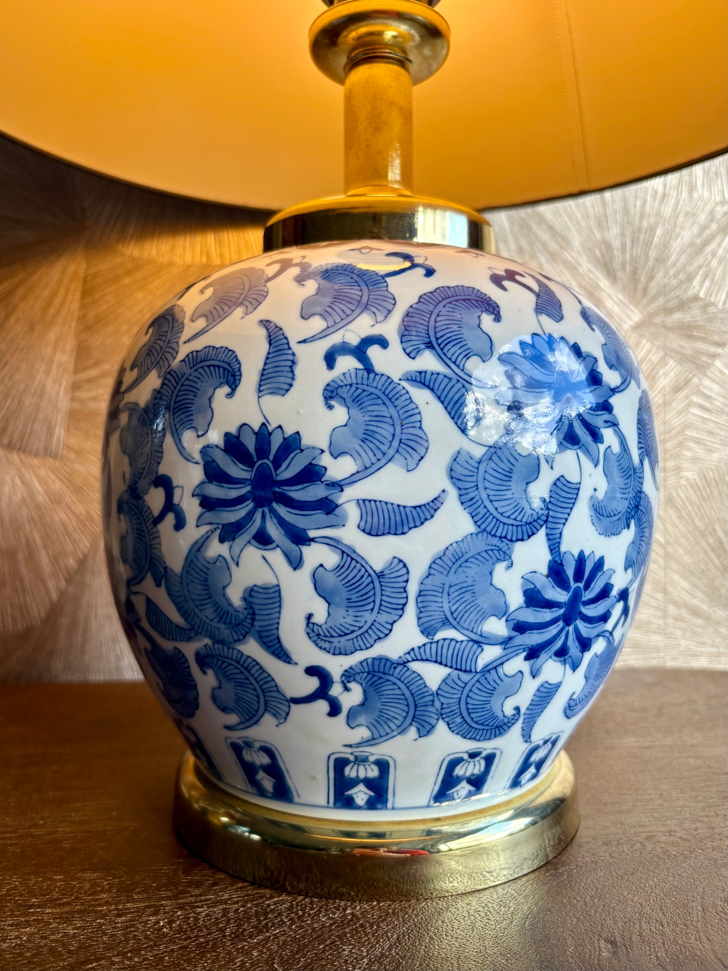 Vintage blauw porseleinen tafellamp met kap