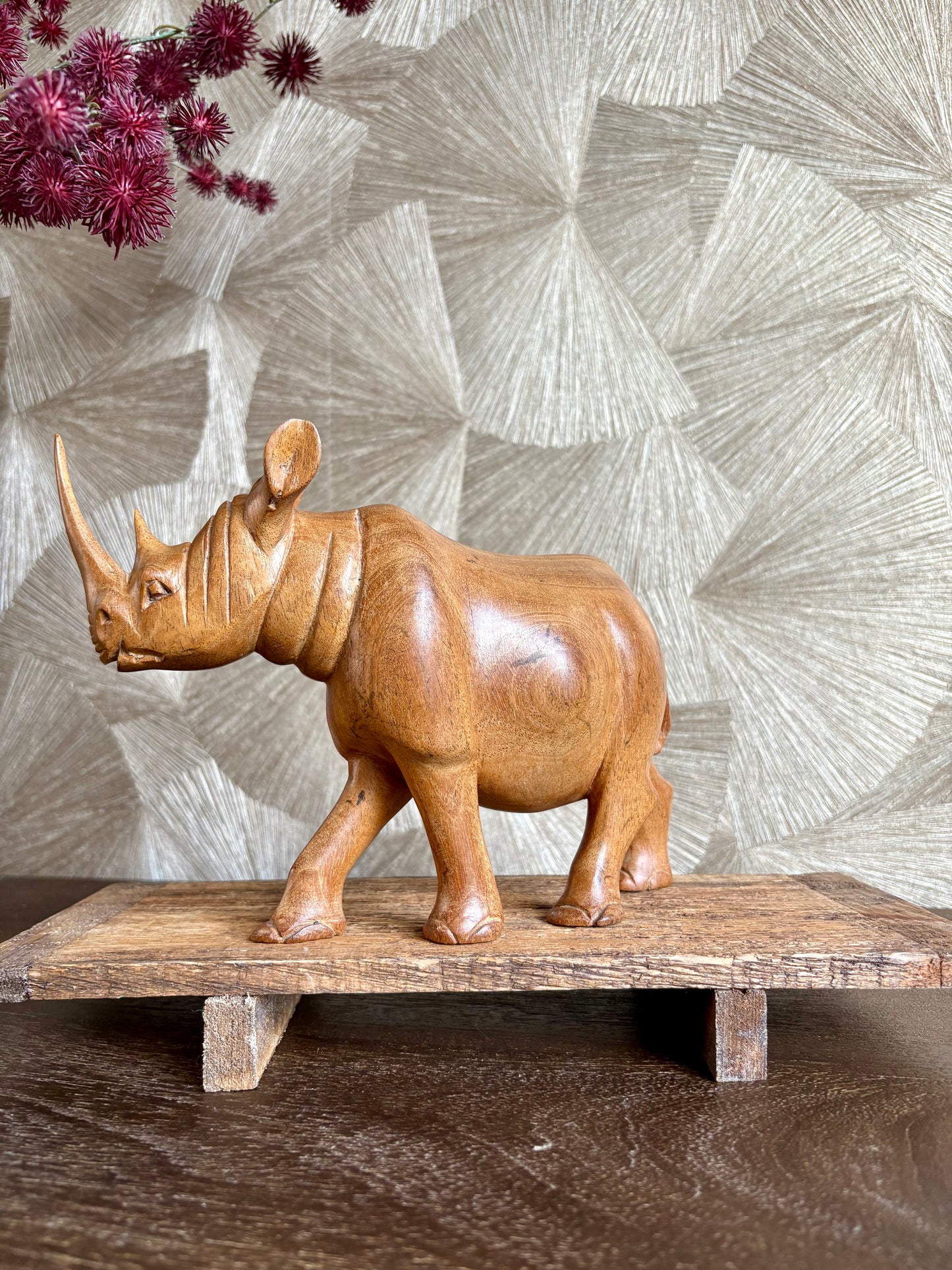 Vintage Art - houten beeld van neushoorn