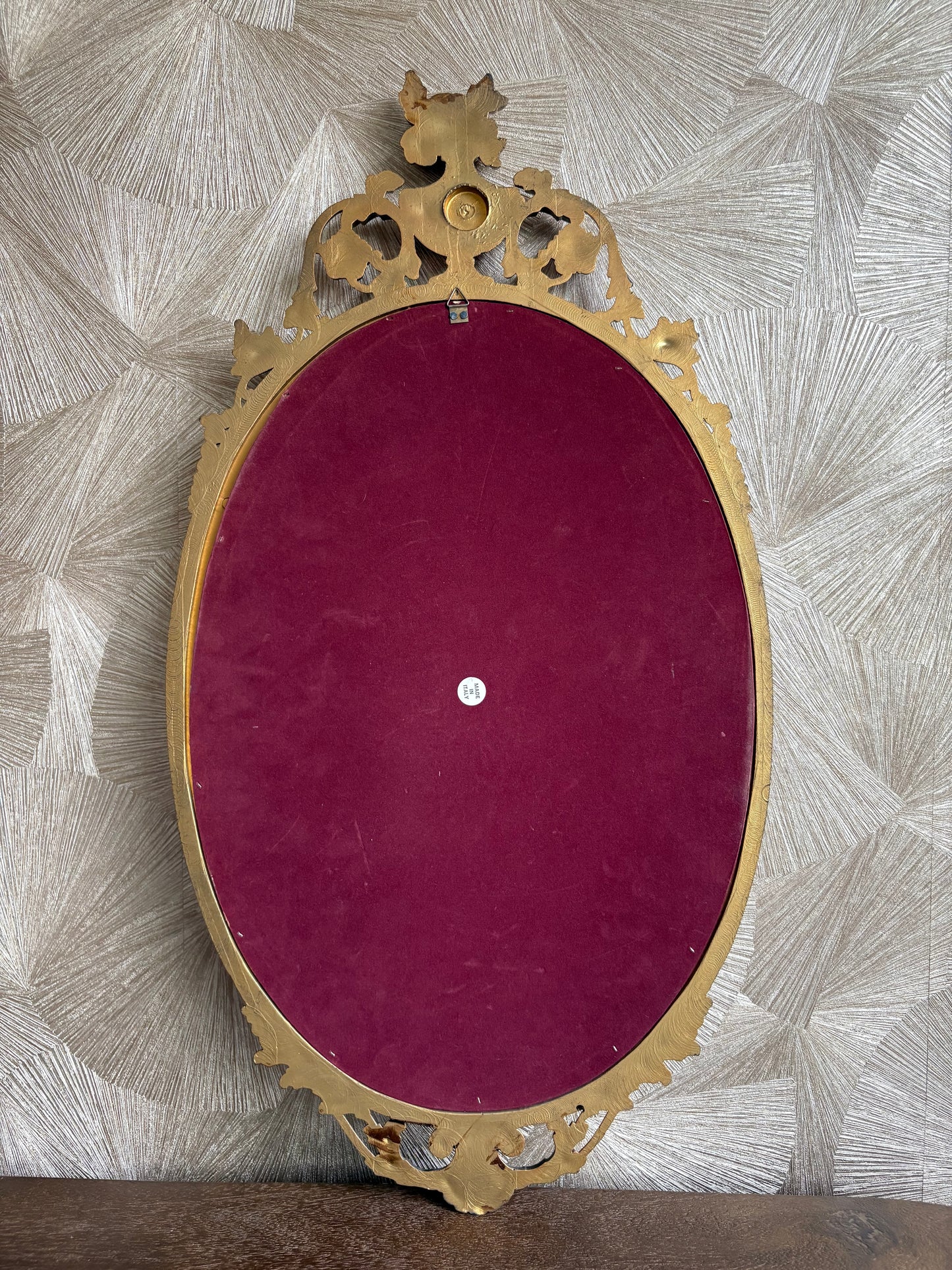 Vintage ovale Italiaanse gouden barokspiegel