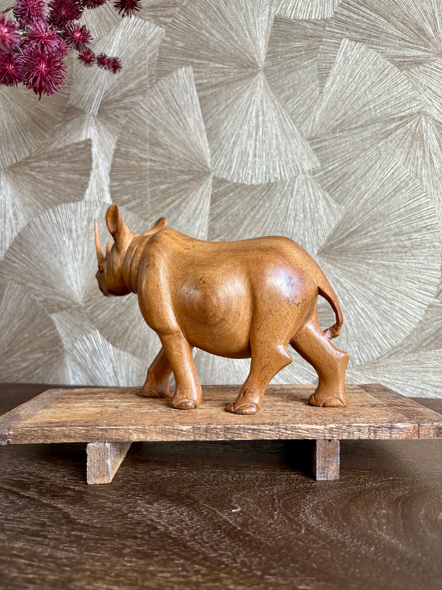 Vintage Art - houten beeld van neushoorn