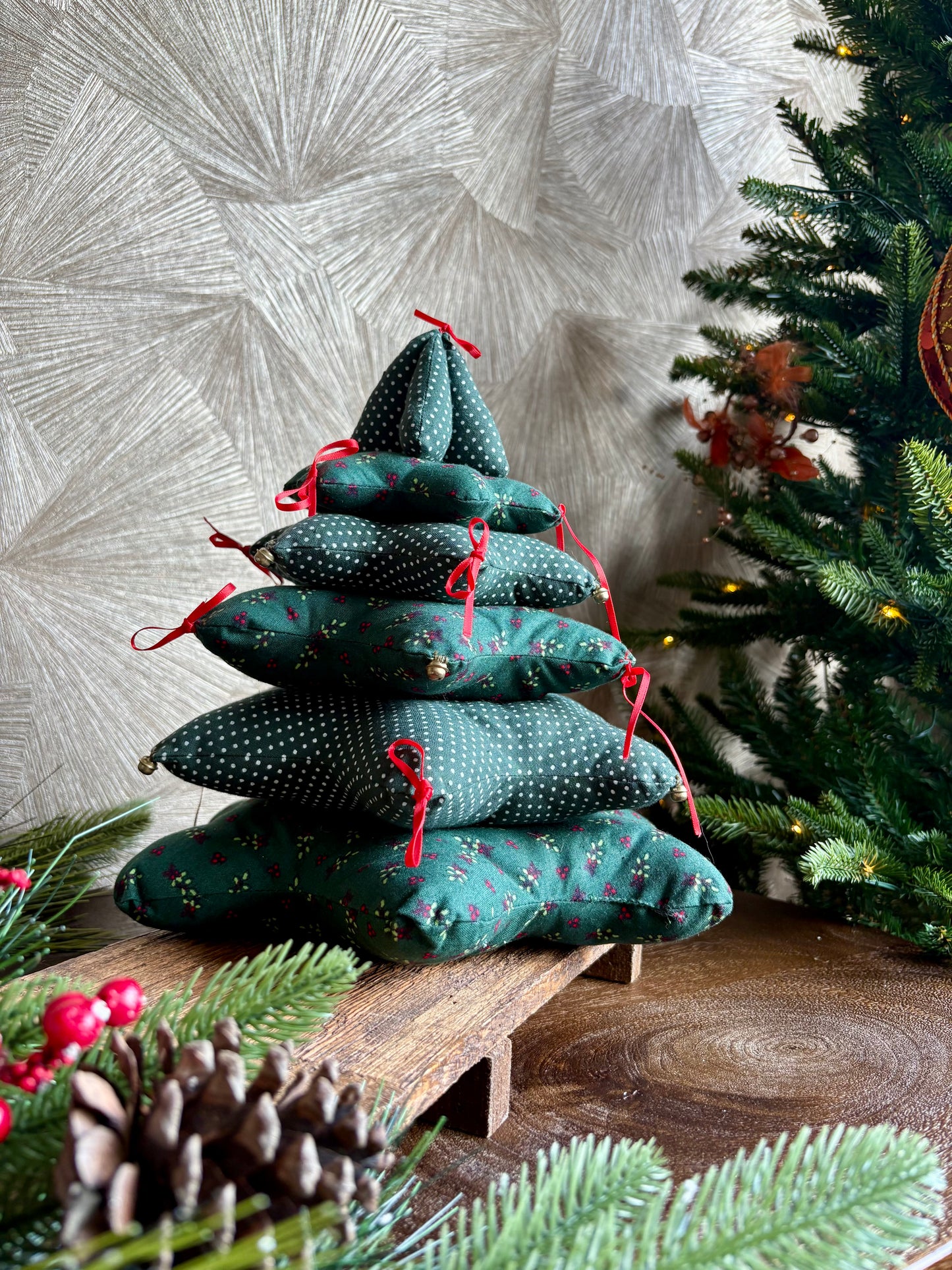 Vintage handgemaakt stoffen kerstboompje