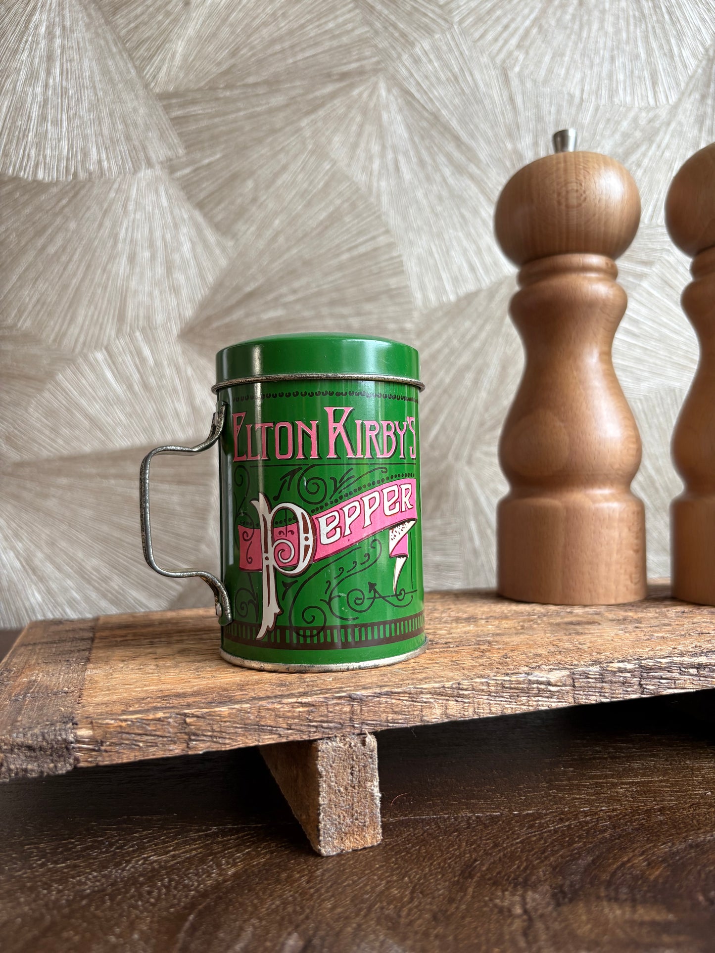 Vintage metalen peper strooibus