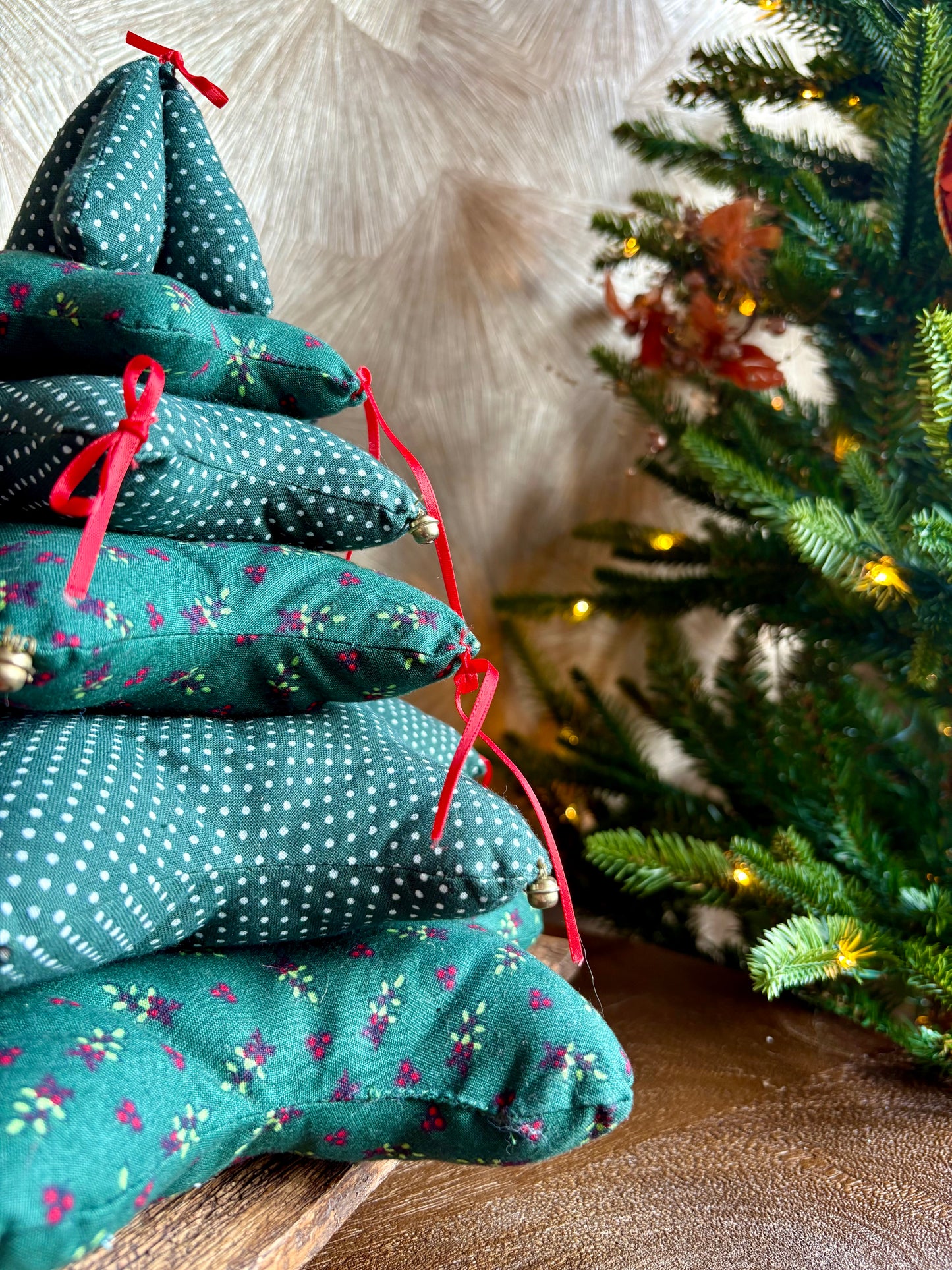 Vintage handgemaakt stoffen kerstboompje