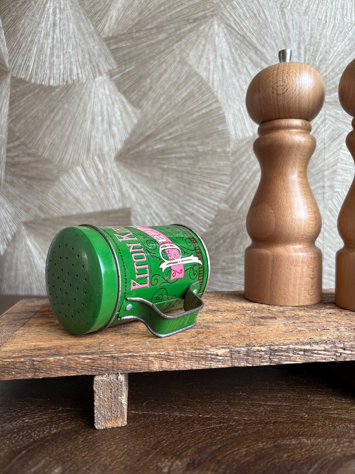 Vintage metalen peper strooibus